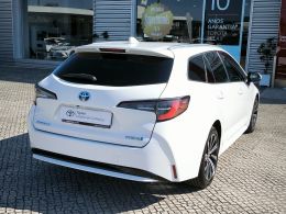 Toyota COROLLA TS Corolla TS 1.8 Hybrid Comfort + Pack Sport segunda mão Leiria