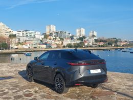 Lexus RZ RZ 450e Luxury segunda mão Porto