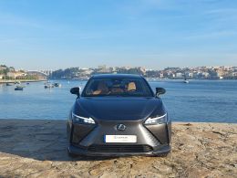 Lexus RZ RZ 450e Luxury segunda mão Porto