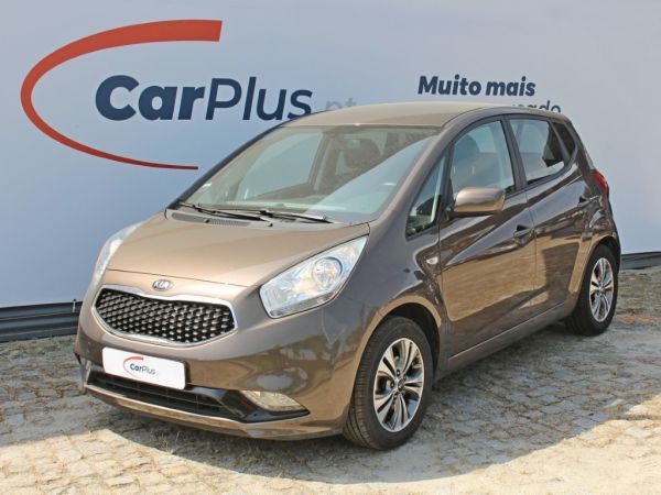 Kia Venga segunda m&atilde;o Porto