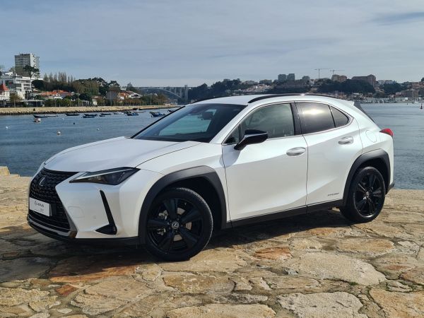 Lexus UX segunda mano Porto