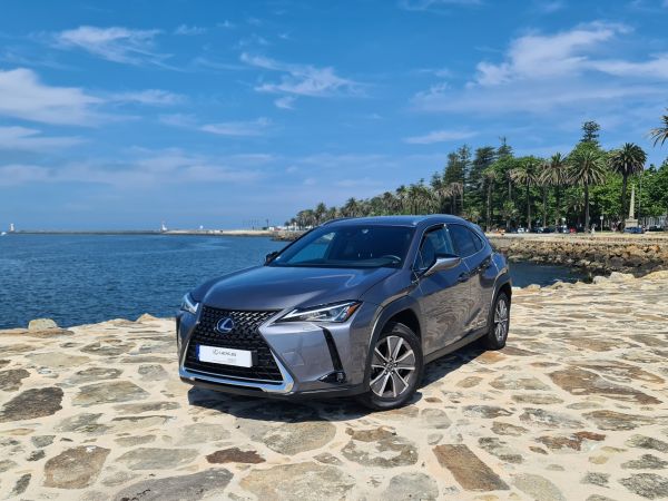 Lexus UX segunda mano Porto