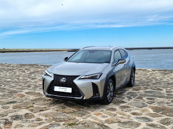 Lexus UX segunda mano Porto