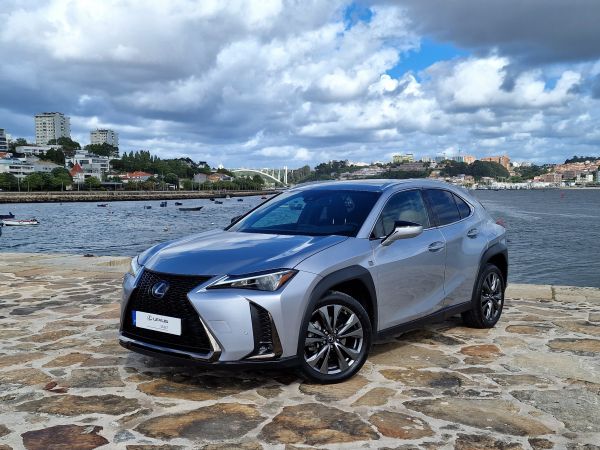 Lexus UX segunda mano Porto