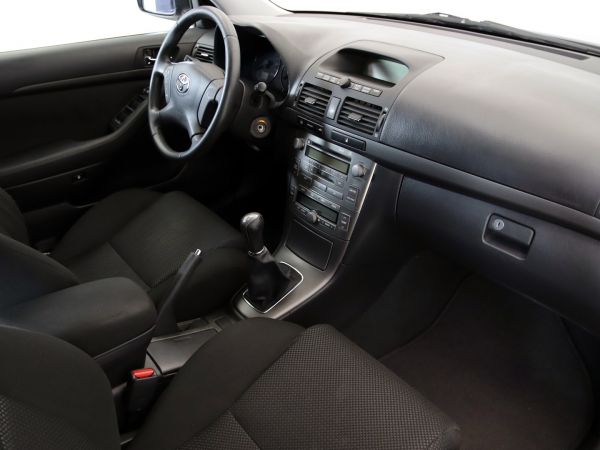 Toyota Avensis 1.8 VVT-i Sol