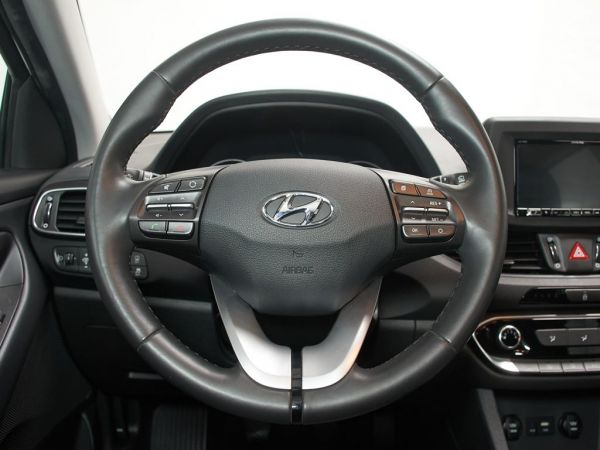 Hyundai i30 1.4 MPI Essence 100