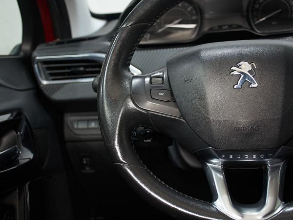 Peugeot 208 PureTech Style 60 kW (82 CV)