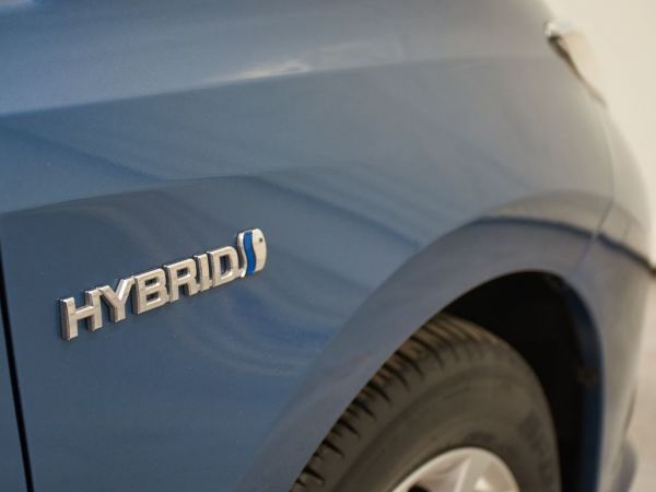 Toyota Auris hybrid 140H Active