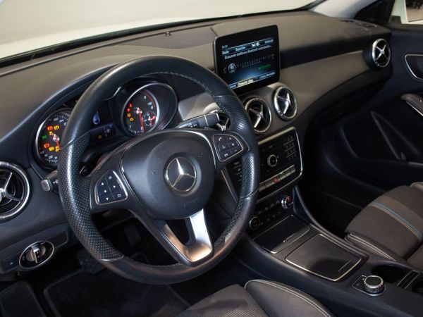 Mercedes Benz Clase CLA 200d 7G-DCT