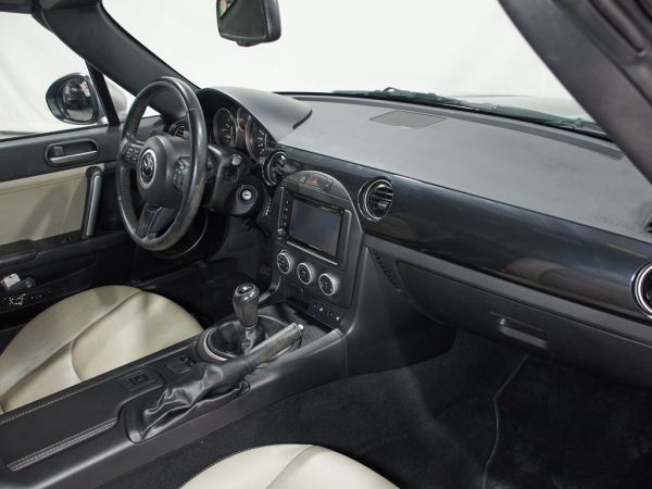 Mazda MX-5 Roadster Coupe 1.8 Sakura