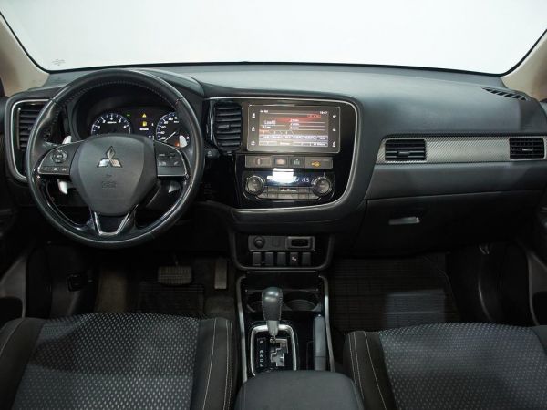 Mitsubishi Outlander 200 MPI Motion CVT 2WD 110 kW (150 CV)