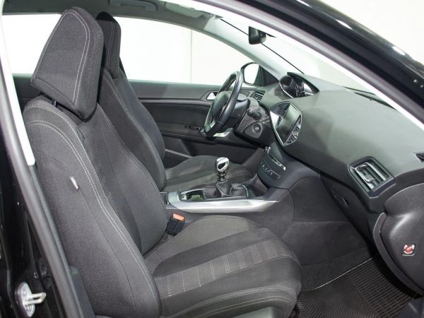 Peugeot 308 PureTech 130 S&S Allure 96 kW (130 CV)