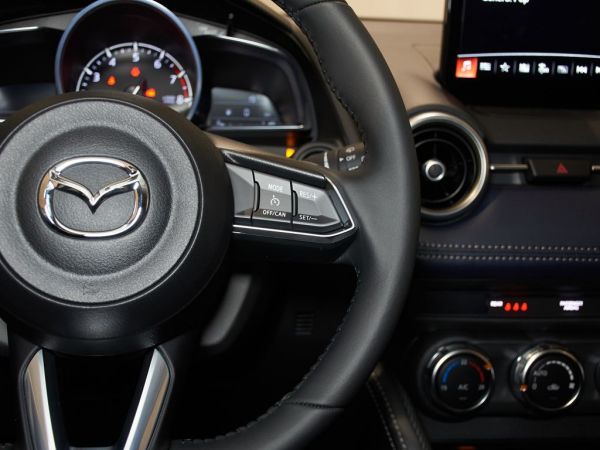 Mazda 2 1.5 e-Skyactiv-g Zenith pantalla 7