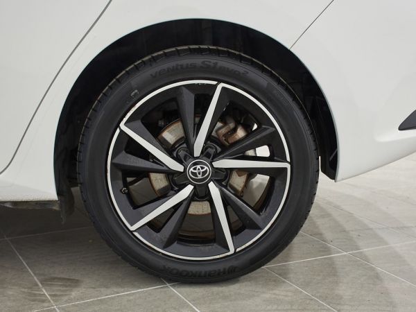 Toyota Auris hybrid 140H Feel! Edition