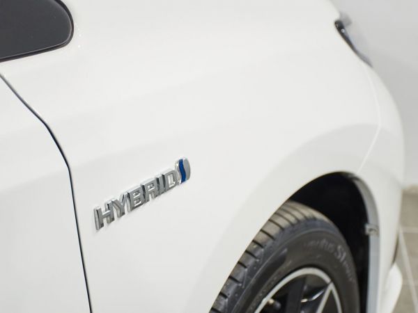 Toyota Auris hybrid 140H Feel! Edition