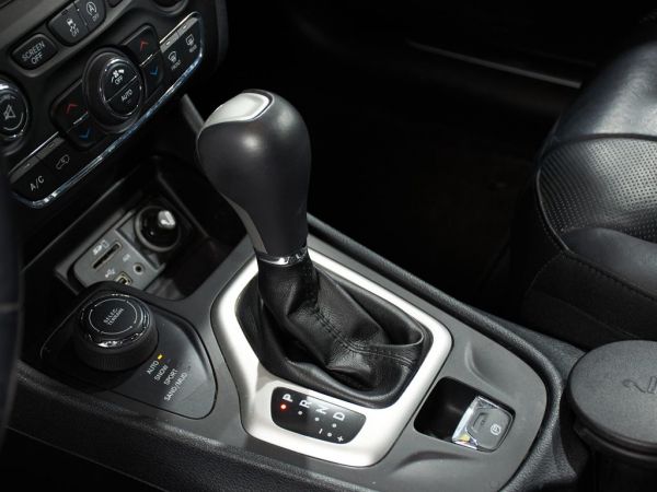 Jeep Cherokee 2.2D Overland 4x4 ADII Aut. 147kW