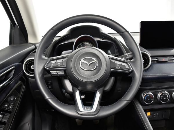 Mazda 2 1.5 e-Skyactiv-g Zenith pantalla 7