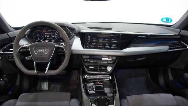 Audi e-tron GT 60 quattro 350 kW (476 CV)
