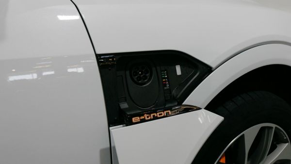 Audi e-tron Advanced 55 quattro 300 kW (408 CV)