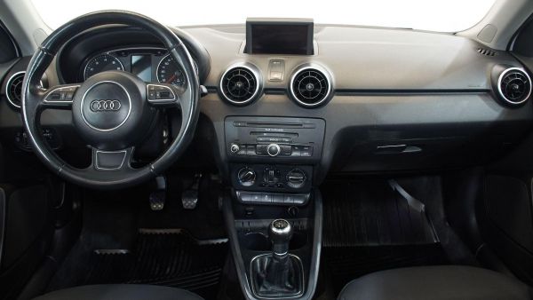 Audi A1 Sportback Attracted 1.2 TFSI 63 kW (86 CV)